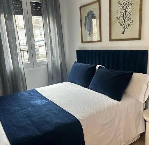 Piso Deluxe Con Balcon Cerca Del Casco Viejo *