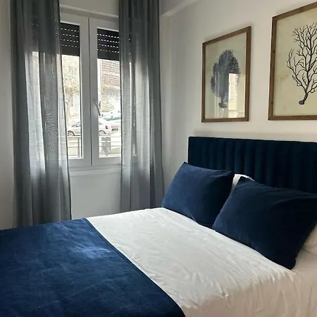 Piso Deluxe Con Balcon Cerca Del Casco Viejo Apartamento *