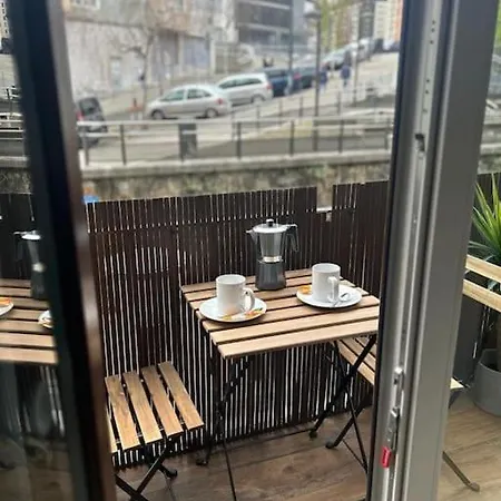 Piso Deluxe Con Balcon Cerca Del Casco Viejo Апартаменты Бильбао